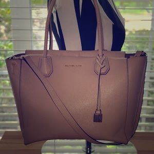 SOLD! ‼️Michael Kors Beige Pebbled Mercer Tote